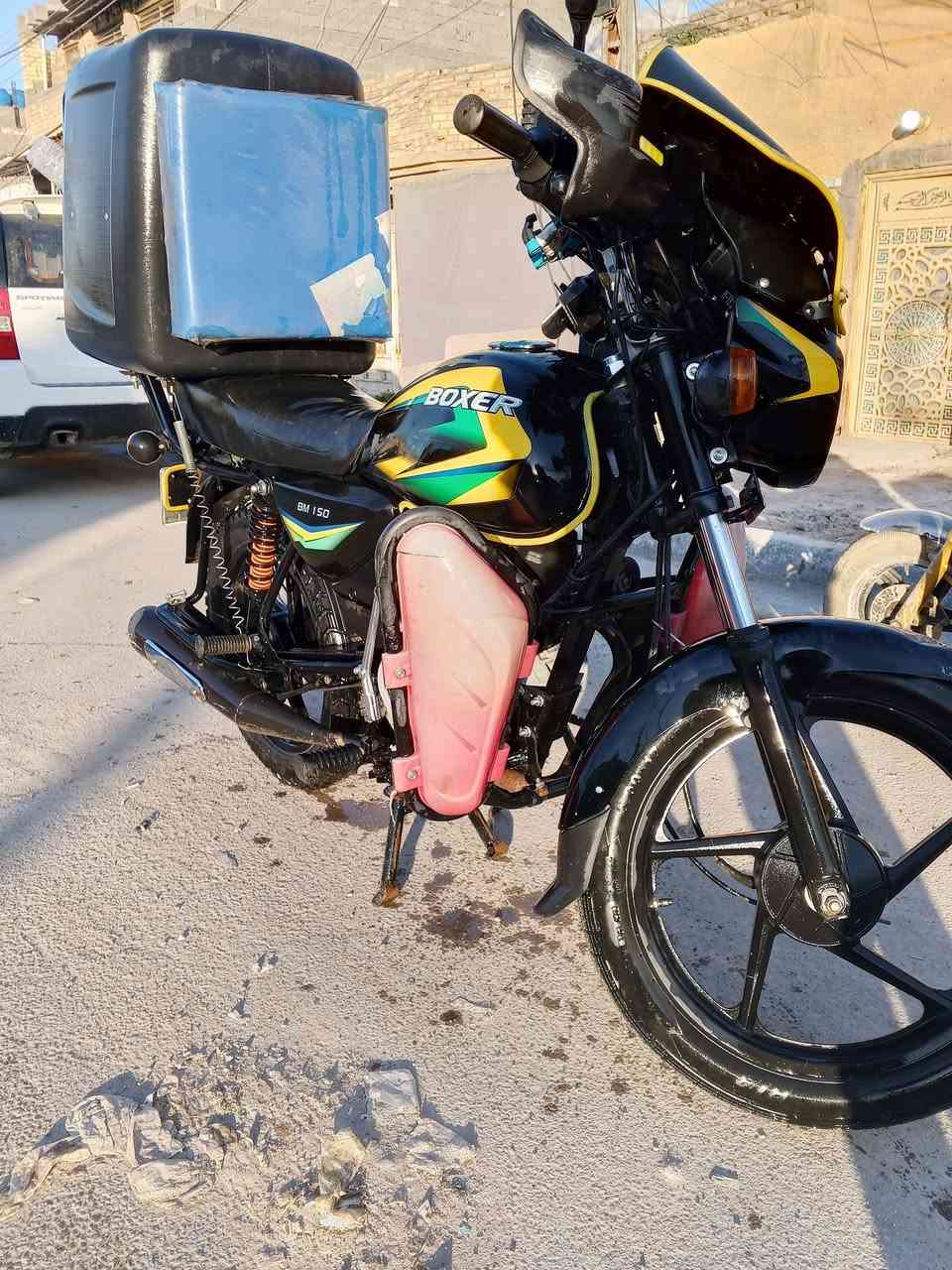 سلام عليكم دراجه بوكسر كلاسك مديل 2023 دراجه نازله 2024شهر7 جديده كلشي ممفتوح بيها صلوات ع محمد والي محمد مرقم باسمي ثاني يوم احولك رجاء رجاء لاحد يطبلي مو شراي عنواني بلديات رايدها مليونين 450 دراجه نضيفه اماة الله رقمي ***********
