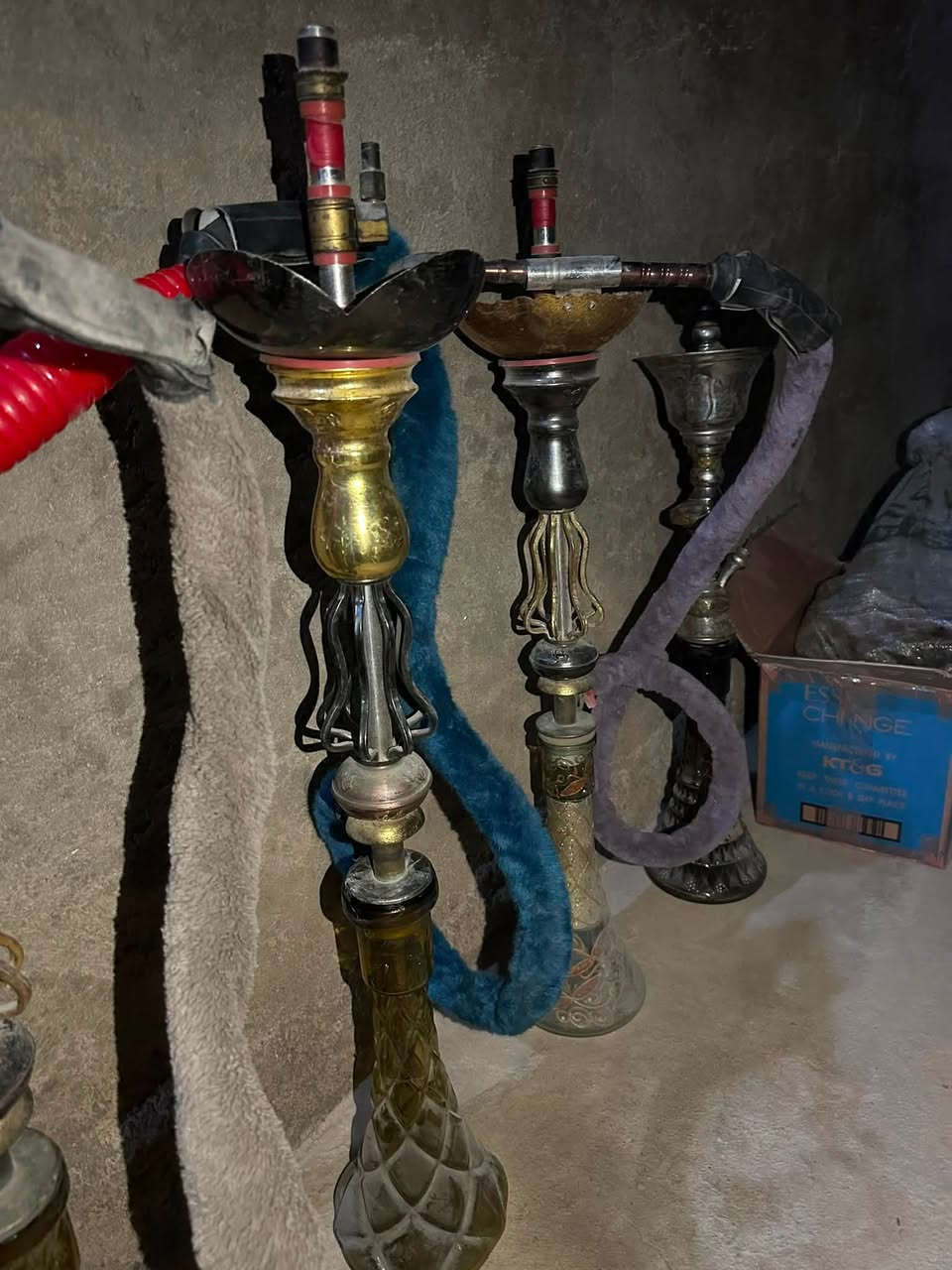 ‏سلام عليكم  نراكيل للبيع كاملة من كل شي سعر 20
***********

