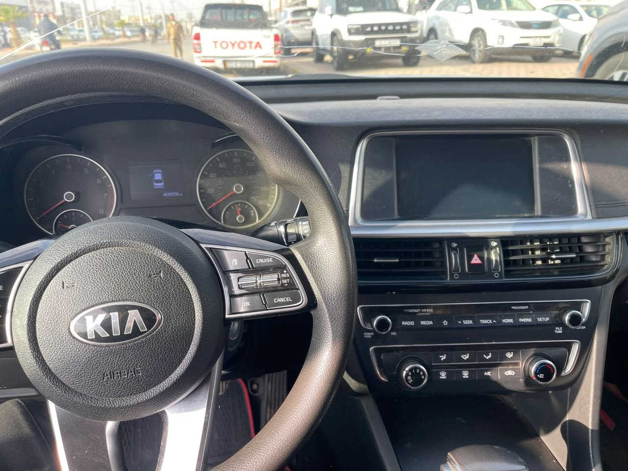 سلام عليكم
للبيع سيارة اوبتما 2019 وارد امريكي رقم ألانبار بـ اسمي تحويل ثاني يوم 

حادث ٣ قطع وبارد 

فقط 

موصفات: 

1شاشه كبير لمس ✅

2كامره دواره ✅

3تحكم جهتين ✅

4 مثبت سرعه ✅

5تحديد مسار✅

6مانع نزلاق ✅

7راذار جانبي ✅

8 حساسات خلفي+ جانبي+امامي ✅

9 3 أنظمة قياده+EXO+SPORT+COMFORT✅

10شاحن USB✅

11منفذ AUX 

12شاير مري ✅

مكينه+✅ وكير+حداديه=كفاله تخم تاير جديد  حساس اطار   

حجم محرك2400 GDi

السيارة مال عائله تاخذه ما تصرف اي شي عليها 

العنوان : الرمادي 📍

سعر 125 وبي مجال قليل

الاستفسار :*********** .
