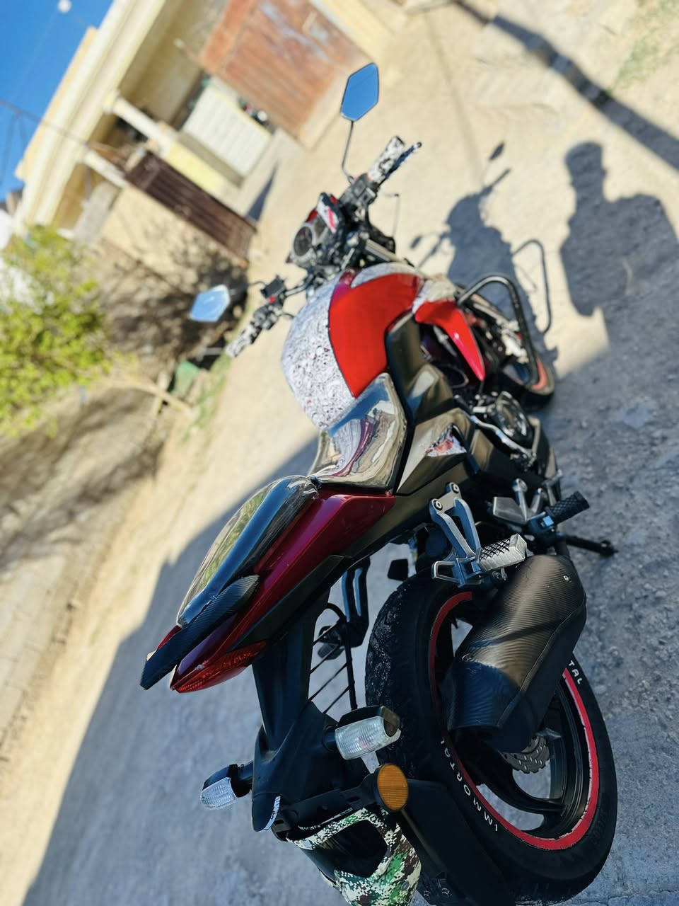 سايم بطح موديل20نضيف محرف مامفتوح
اوراق وياه موجوده
سعر مليون و250
رمادي


**إذا كنت صاحب هذا الإعلان وتريد حذفه لأي سبب، رجاءا أرسل رسالة إلى الدعم الفني**