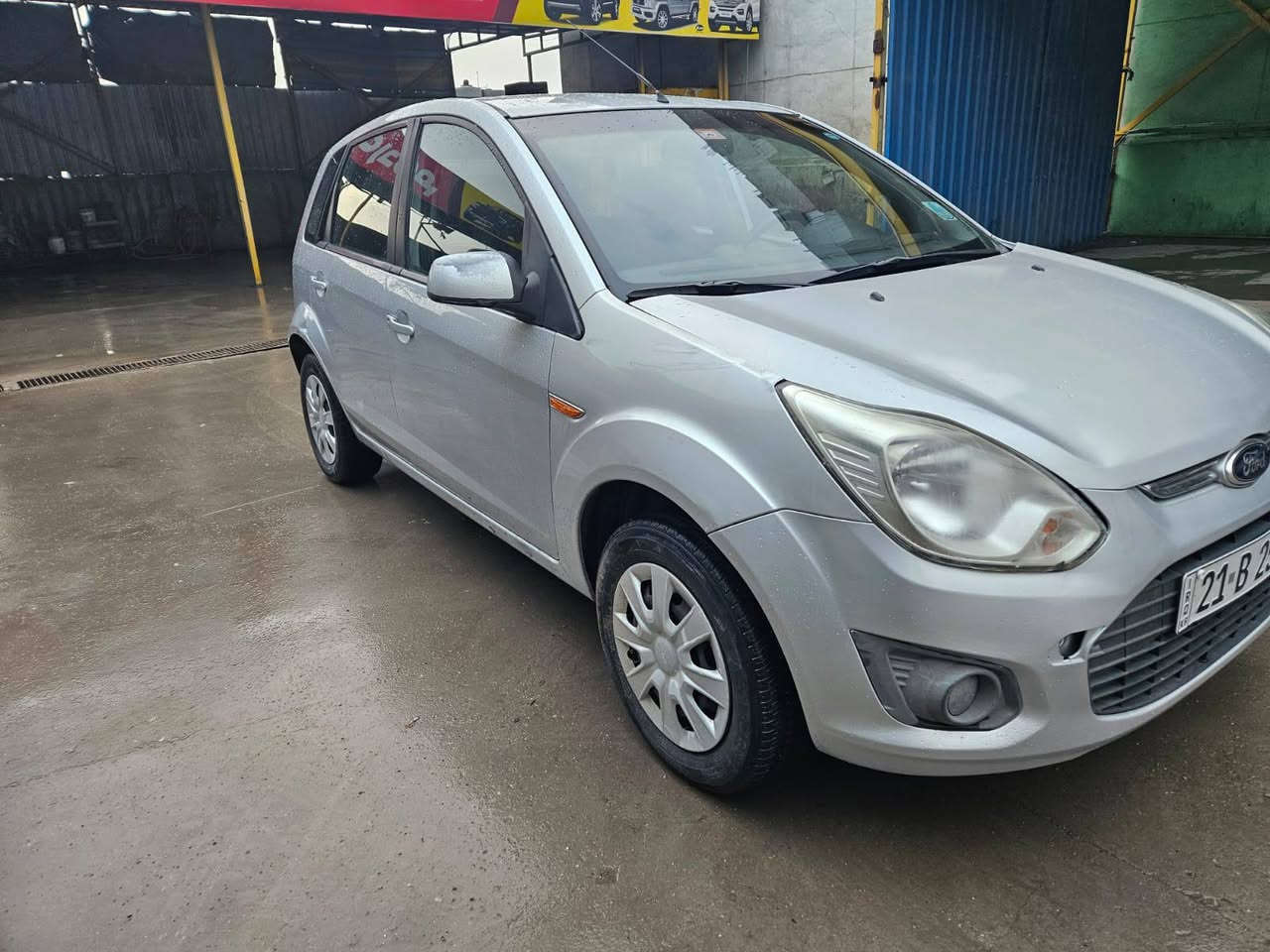 فۆرد فیگۆ ٢٠١٤ ٤پارچەی بۆیاخە لەسەر ساخی هیچ دەعمی نیە مەکینەی نەکراوەتەوە گێڕ و مەکینە و تەبرید بەشەرت هیچ مەسرەفی نییە سەنەوی تا ٢٠٢٩ تازەیە سعری ٧٠ وەرەقە و مامەڵە  ئەمە ڕەقەمی خاوەنەکەی ***********
