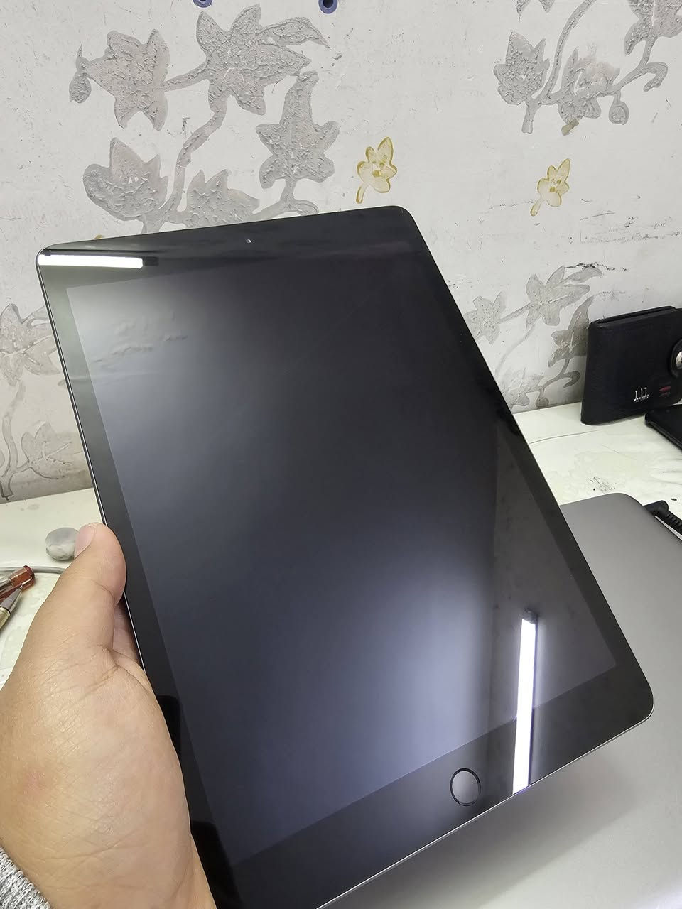 السلام عليكم اخوان
ايباد 7 ذاكرة32 
بطارية 90 عدد دورات شحن 336
جهاز نظيف كلش ، لا مفتوح ولا مبدل بي شي
فقط بالكلاسة اكو فطر وما مأثر عاللمس لأن بس بالكلاسة
مع الايباد قلم شحن ويدعم راحة اليد 
السعر 150 وبي مجال 
مكاني بغداد حي الجوادين
توصيل غير متوفر
تواصل ***********
او خاص، اذا الخاص مغلق ارسل طلب صداقة واني ارد عليك
