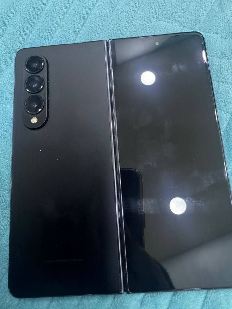 تلفون Samsung Galaxy Z Fold 4
شكل ايباد و تلفون 
تلفون راقي جدا
معالج Snapdragon 8+ Gen 1،
بطارية 4400 ملي امبير 
ذااكرة 256
يدعم شحن لاسلكي و يدعم شحن عكسي 
استعماله فقط ست اشهر
بي مواصفات جدا حلوة تكدرون تبحثون عنها 
سعر الجديد 1.500 او 1.250
الأن معروض ب600 الف و بي مجال 
تواصل خاص ***********
