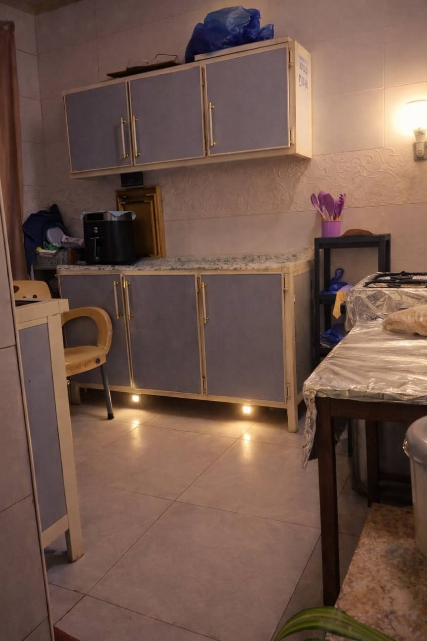 مشتمل للبيع في مصطفى راغب
فرع عبد الله للاتصالات مقابل حلويات راشي الطاحونه
قريب جدا من شارع ٤٠
بناء قديم ترميم بداية 2025
طابو صرف المساحة ٥٣ متر واجهة ٥
صبه خارجيه +كلدور +مطبخ +صحيات
الطابق الاول غرفتين  مع مخزن
للاستفسار ***********
