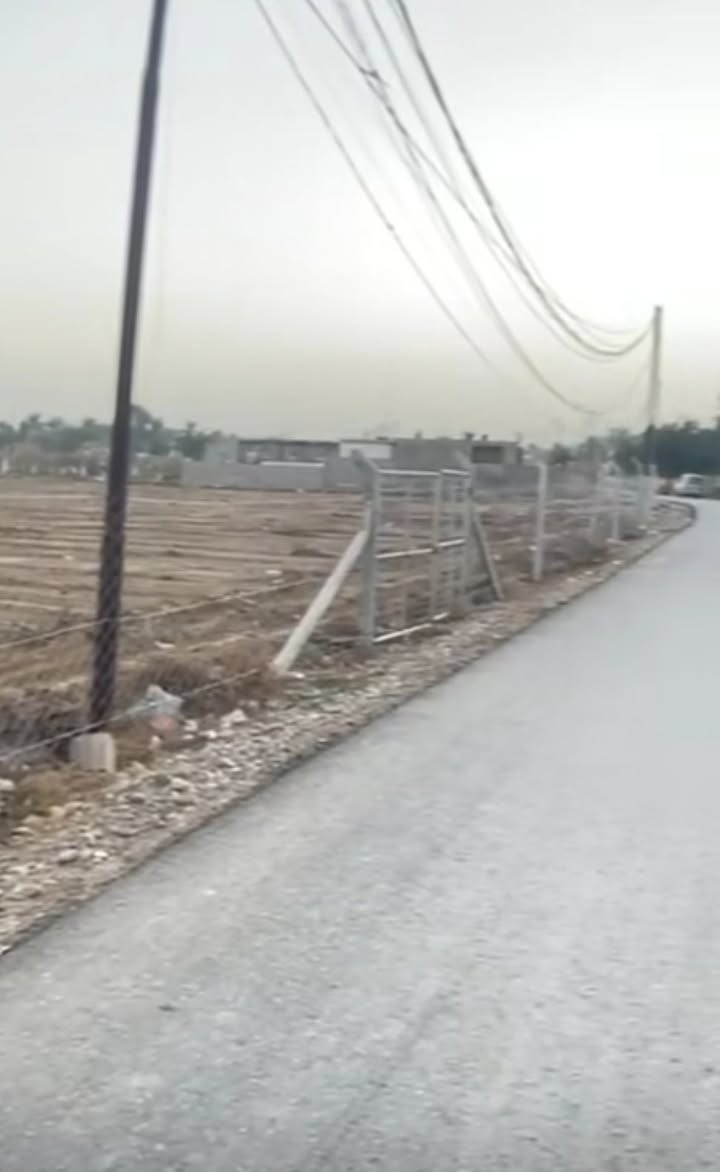 فرصة ذهبية للاستثمار والسكن – بغداد / الراشدية
قطعة أرض 3 دونم موقع مميز جدًا
الواجهة: 50 متر
النزال: 150 متر
تبعد عن الشارع العام 1 كم فقط
الطريق تبليط
تتوفر ماء + كهرباء
السند: 25
فتح بيان جاهز في الطابو خلال يوم واحد
السعر: 75 مليون للدونم
السعر قابل للتفاوض البسيط للجادين
مناسبة للبناء السكني أو مشروع استثماري
منطقة واعدة وقريبة من الخدمات
موقع هادئ مع سهولة الوصول
📞 للجادين فقط… الفرصة لا تتكرر 
***********
