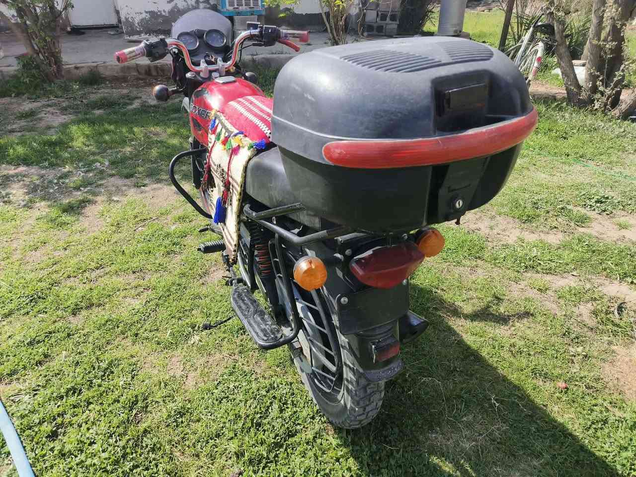 سلام عليكم دراجات بوكسر محرك مفتوح اوراق كامله سعر 850بيه مجال مكان بلدروز أما عسكر ***********
