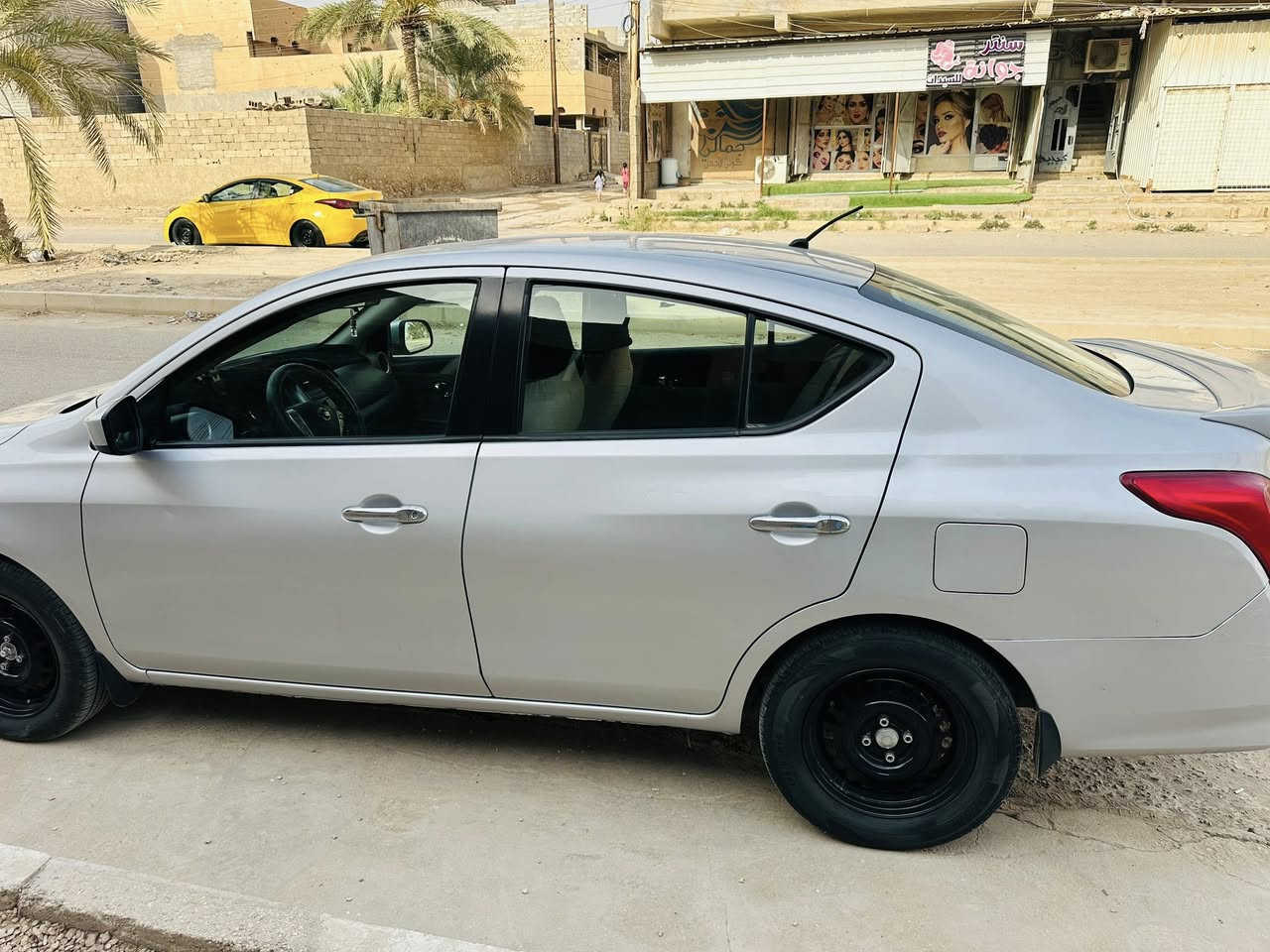 نيسان فيرسا 2018
محرك وكير كفاله
بيها باب الامامي عكس السايق بارد 
تبريد ثلج
صدر بحالة ممتازة 100/100
تخم تاير جديد
رقم الجديد تحويل مباشر 

السعر 85 

للاستفسار: ***********
