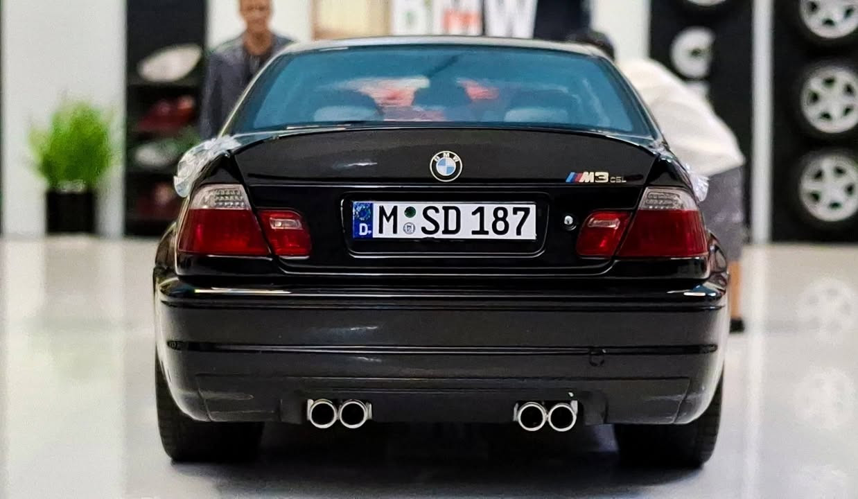BMW M3 E46 CSL ⚫🔵🔴
Norev 1/18
بتفتح بالكامل ابواب وكبوت وشنطه ..فرش ارضيه شمواه ...دريكسيون متصل بالعجل الامامي ..وزن تقيل وفنيش ممتاز 
BMW Egypt 
BMW 
BMW M POWER 
#bmw 
#diecast 
#fyp 
#foryou 
#مجسمات
#bmw 
#norev 
#makeing
#scale_model 
#diecast_car_in_egypt 
#modelcar 
#bmwe46 
#مجسمات_سيارات_في_مصر 
#ماكيتات_سيارات_في_مصر 
#نماذج_مصغره_في_مصر 
ماكيت لعربيتى diecast 
Ayman Rehan  
 #scale_model #diecast_cars_in_egypt #مجسمات_سيارات_للبيع #diecastcollector #ماكيتات_سيارات #collection  #diecast_car_in_egypt #ماكيتات_سيارات_في_مصر #highlights #diecastdaily #نماذج_مصغره #modelcar  #collectorsedition #diecastphotography


**إذا كنت صاحب هذا الإعلان وتريد حذفه لأي سبب، رجاءا أرسل رسالة إلى الدعم الفني**