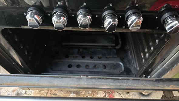 من رخصه الأدمن طباخ فريش إيطالي نظيف اخو الجديد موديل حديث مستعمل قليل سعره ٣٥٠الف الشراي يتصل *********** *********** كربلاء
