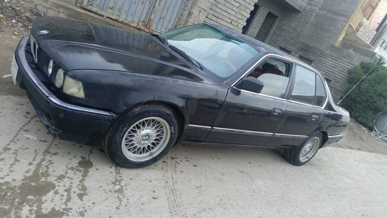 السلام عليكم
735
92 أصلي 
مواصفات الكشونه كهرباء وتدفئه 
سياره جاهزه حداديه قبل يومين شاده جديد 
محرك مكفوب لا تنقيص ولاتبغير
سعر 40 
مكان سامراء تحويل ثاني يوم 
***********
