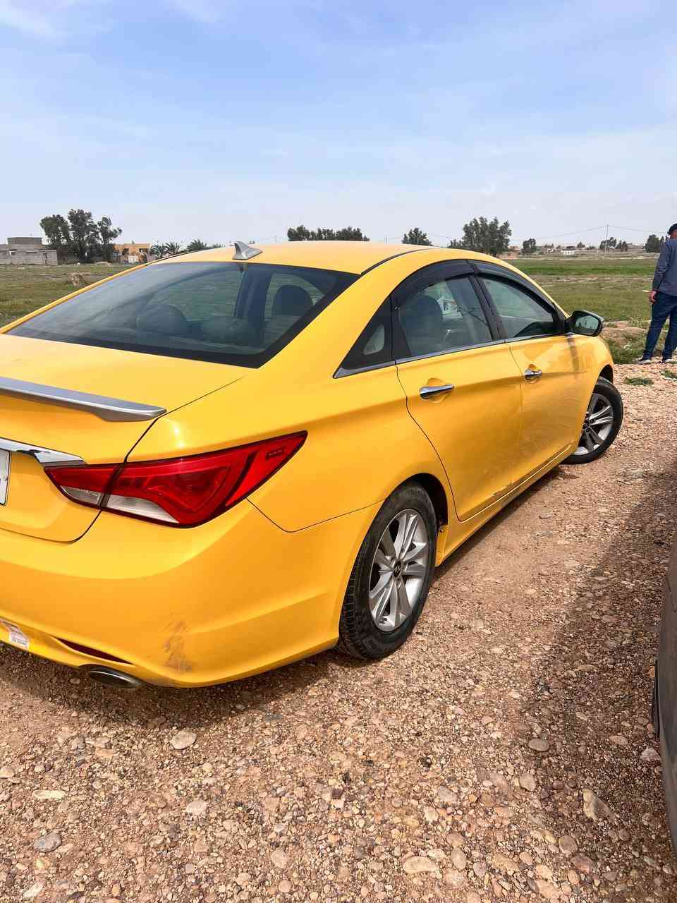 السلام عليكم 
سوناتا موديل2011رقم بغداد 
فتحه سقف 
بصمه
كشنات جلد كهربائي
شاشه
ضرر فقط بنيد ليبل واحد 
سيارة جديدة خير من الله
سعر 104$
رقم الهاتف ***********
ديالي مندلي
