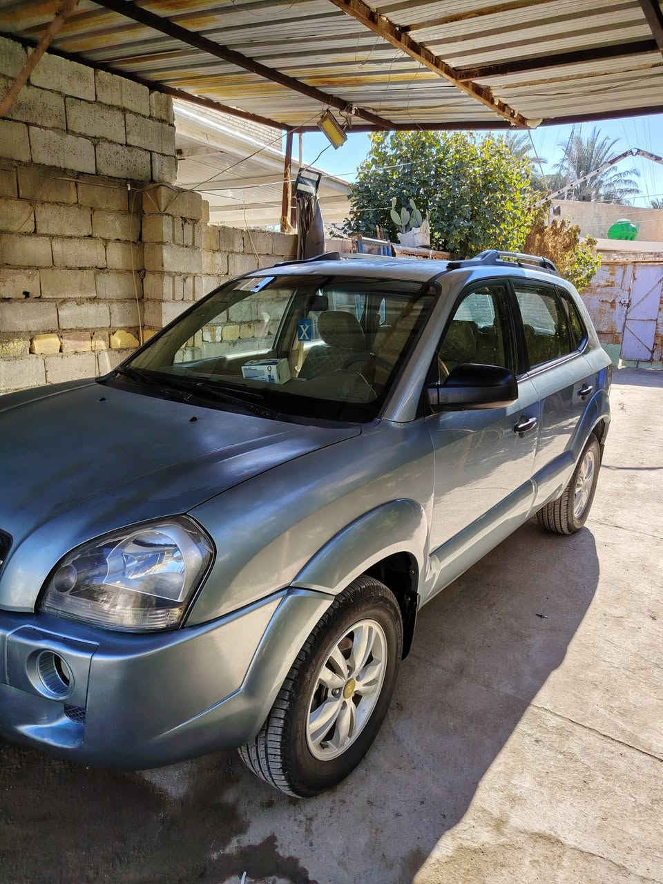 سياره توسان موديل ٢٠١٠ سياره بسمي نضيفه خير من الله تخم تاير تبريد ثلج❄ محرك كير جديد سياره مفروشه شاشة+كامره  العنوان الدوانيه الحمزة الشرقي رقم ***********
