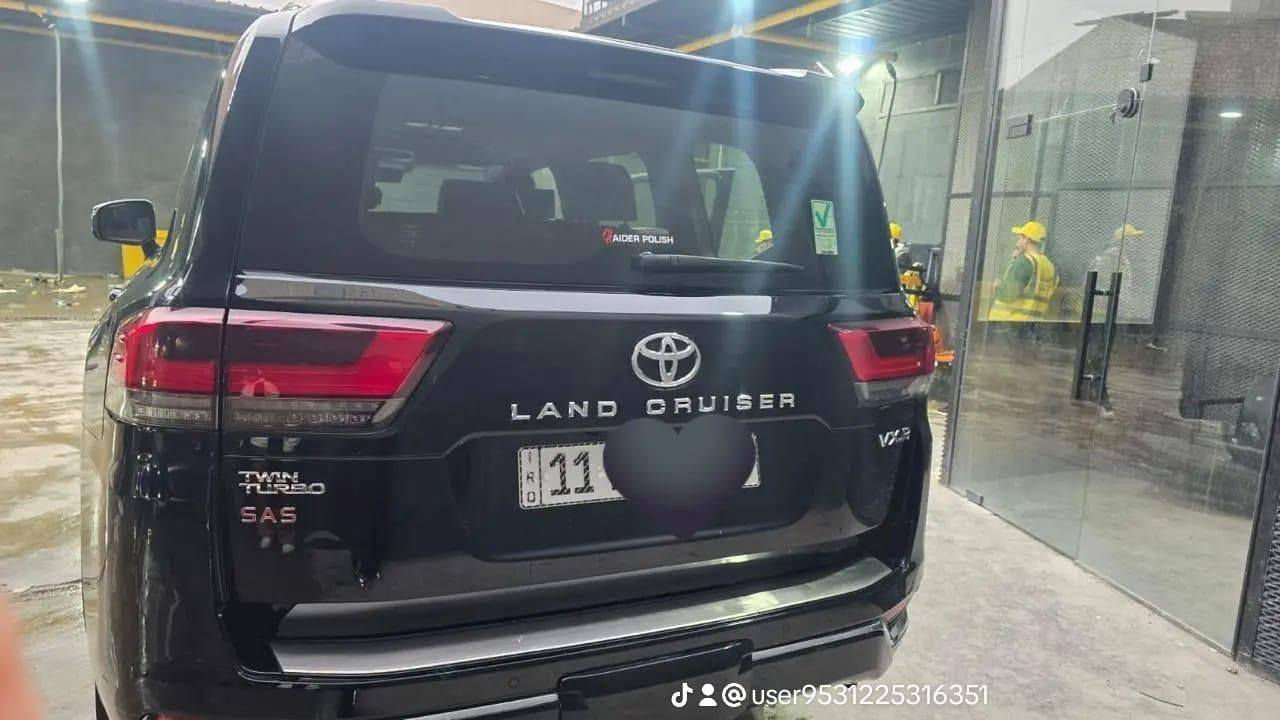 تويوتا لاندكروز 2023 VXR 
فتحة بصمة كشن تدفئة كشن خزن
كوشن جلد و كهرباء تخم جديدة 
 تحديد سرعة امام خلفي حاسة
شاشة كاميرات تايرات جديدة
خط شارع رادارات سنوية جديدة 
مكينة كير مكفولات
سنويا هزة رقم جديد
سيارة حلوة ونظيفة

رقم صاحب سيارة
***********

