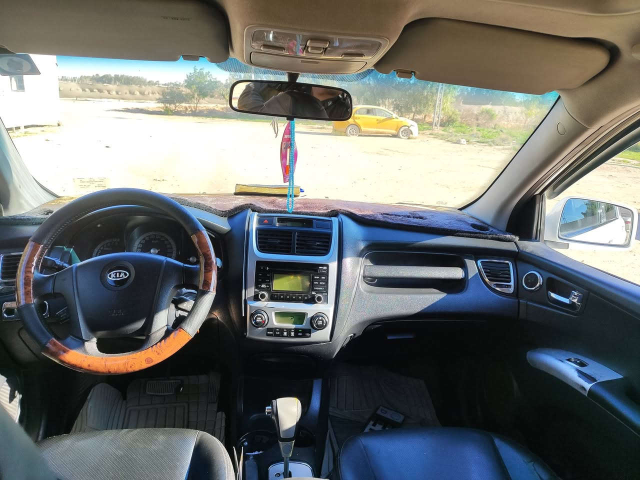 كيا سبورتج 2009 فول مواصفات رقم بغداد دولي باأسمي جاملغ امامي فقط
فتحه
.تحكم.
جلد وهيترات
مري شفط
محرك تبريد حداديه تخم تاير جاهزات
السعر 110 /***********
