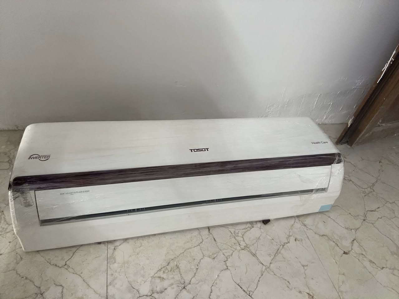 السلام عليكم 
سبلت توسوت واحد طن انفيرتر 
يسحب 3 امبير ويستقر 2 
السعر 425 الف 
بي ضمان بالشد اسبوع 
العنوان بغداد السيدية الضباط 
للاتصال ***********
