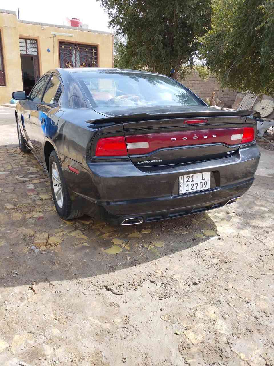 السلام عليكم سياره جارجر موديل 11 حادثها الچاملغ لخلفي الارباكات سليمه علما السياره بيها رشات صبغ للتكحيل سنويه بأأسمي رقم اسليمانيه الجديد سنويه لغايه 29 محرك گير حداده كله خير من الله تخم تايرجديد تبريد  تشغيل عن بعد منضومه زنون ضربه كدام مابيه  كير كصبه مواصفات SXT شاشه جبيره  تحكم استيرن غرفه نضيفه علامن السياره بعتهي مخمل  السعر135اوابيه مجال مكاني البصره قضاء القرنه الثغر رقمي *********** للبيع اومراوس
