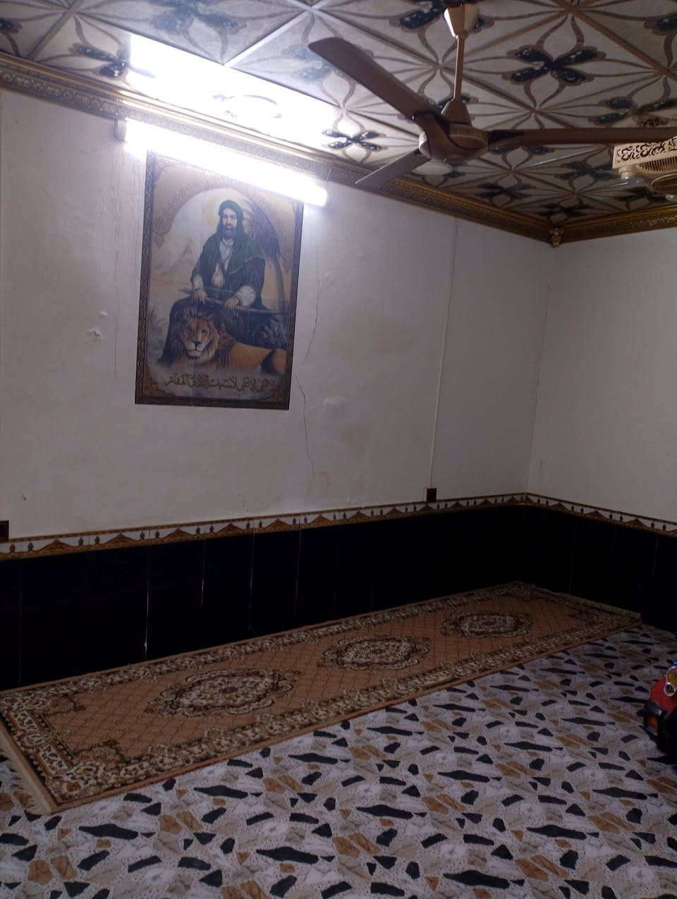 بيت  للبيع 5 غرف حديقتين ماء خطين  كامل للبيع ***********
