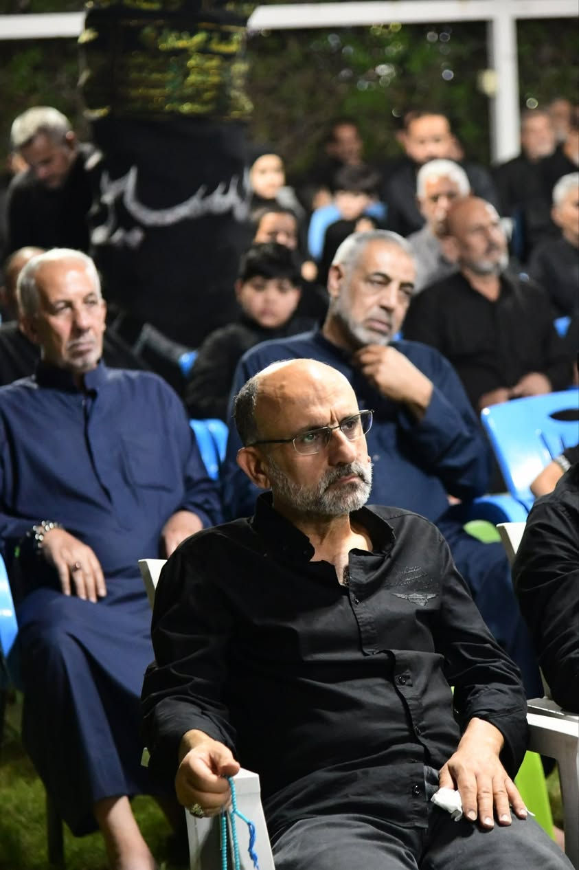 فيا أبن عقيل فدتك النفـوس 
لعظم رزيتك الفادحة
بكتك دما يا أبن عم الحسين 
مدامع شيعتك السافحة
رموك من القصر إذ أوثقوك
 فهل سلمت فيك من جارحة 
وسحبا تجر بأسواقهم
 ألست أميرهم البارحة
السلام عليك ياسفير الحسـين 
انه اليوم الرابع
المكان موكب وفاء العباس الزمان ليلة الخامس من محرم ليلة سفير الحسين عليه السلام مسلم بن عقيل
امتزجت الدموع بالم الوداع للغريب الذي خذله أهل الكوفة
ارتقى المنبر خادم الحسين عليه السلام فضيلة الشيخ (رائد المرشدي) ليكمل الحديث حول تزكية النفس مسلم بن عقيل انموذجا
قراءة القرآن القارئ (حسن جميل) 
نسأل الله سبحانه وتعالى أن يجعله في ميزان حسناتنا وان يحفظ الحاضرين والمؤسسين والمشاركين ببركة محمد وال محمد الطيبين الطاهرين.


**إذا كنت صاحب هذا الإعلان وتريد حذفه لأي سبب، رجاءا أرسل رسالة إلى الدعم الفني**