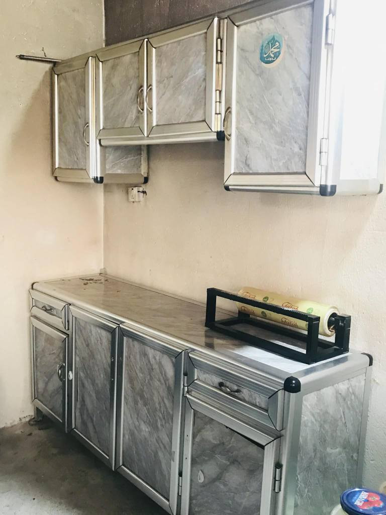 كاونتر وملحق ب 200 وبي مجال 
سنك مرمر ب 150 وبي مجال 
حمايه جديده استعمال قليل 450 وبيها مجال دهل اوران, واسط


**إذا كنت صاحب هذا الإعلان وتريد حذفه لأي سبب، رجاءا أرسل رسالة إلى الدعم الفني**