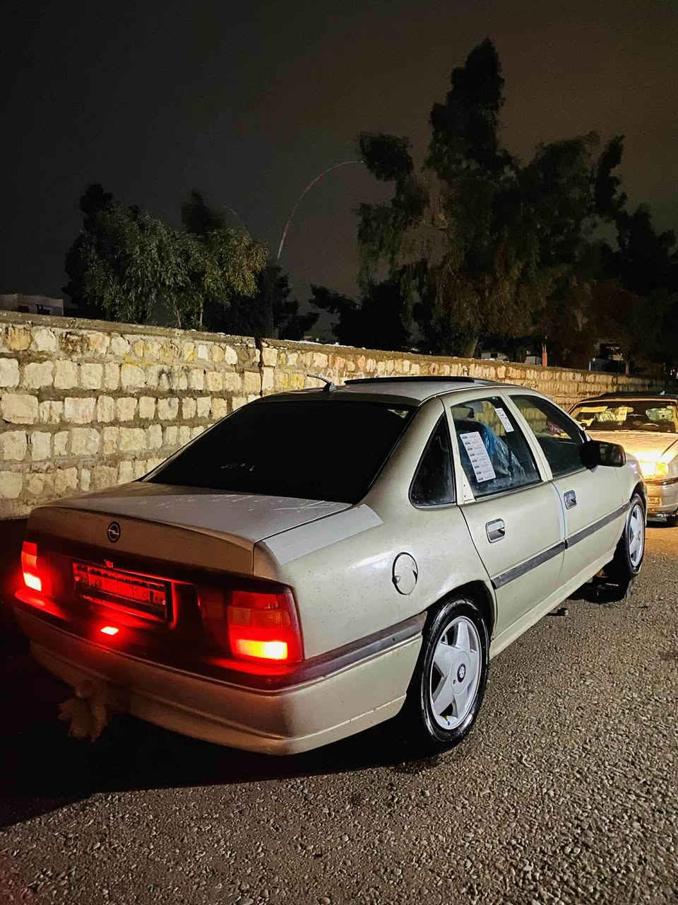 ما شالا له ما ليي هه موو لا يه ك 
ئؤپل ڤيكترا موديل 1990هه موو قه لبيي كراوه به نه وه توو سي سه ياره كه به س ما شه لايي ده ويتن هه موو گيانيي به شه رت توندو تؤلي گه رمي كا ره بايي هه موو گياني به شه رت پينج كه پ بيلاده ئارم پلاستيك سليمانيه هه موو گياني به شه رت شوين كويه *********** كويسينجاك, أربيل
