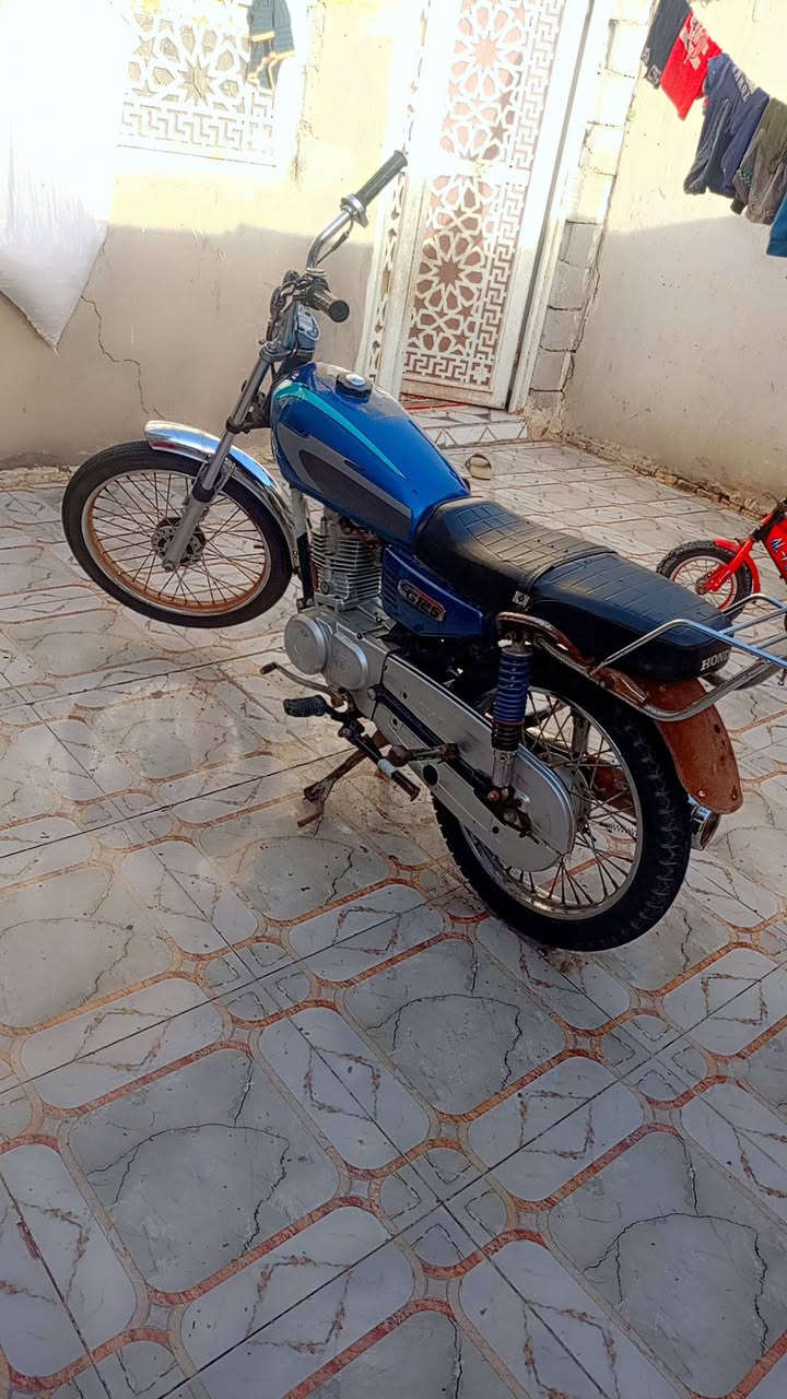 نامه للبيع موديل 20 مكينه 22
جاهز من كلشي أوراق اصولي شرط 
عنوان سوق شيوخ ***********
سعر 650
