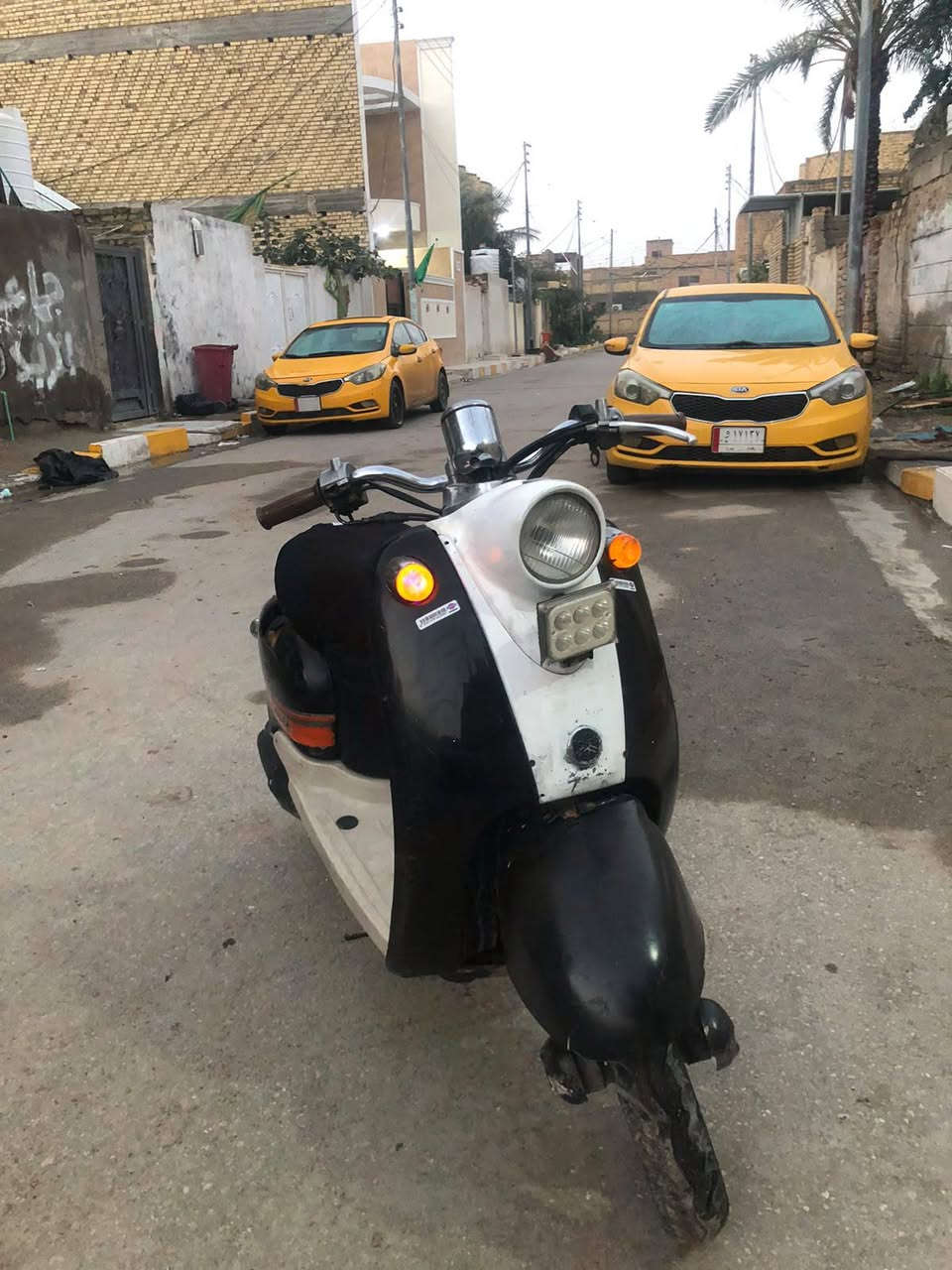 السلام عليكم دراجه للبيع مصريه الدراجه مفتوحه الكهربائيات شغاله السعر م 175 وبيه مجال للشراي مكاني ناصريه مركز ***********
