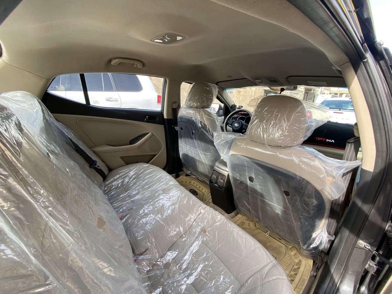 مكلف بالنشر للبيع فقط كفالة عامة
كيا اوبتما خليجي مديل 16 رقم اربيل محرك دوش مكينة 2000 وراعيهه بالبصرة 
 ( السنويه لغاية 2029)
             المواصفات
فول عدا الفتحه
تحكم ستيرن جهتين+ شفتات
مثبت سرعه + ايكو 
تبريد قطعتين( خلفي- امامي) 
شاشة فول مواصفات+ كاميرا خلفيه
مرايات شفط+ اشارات بالمرايا
تبريد+ تدفئة+ حدادة+ تايرات ( كفالة) 
العنوان:  البصرة- ابي الخصيب- كوت ثويني
للاستفسار:  ***********
السعر / 142 وبيها مجال
