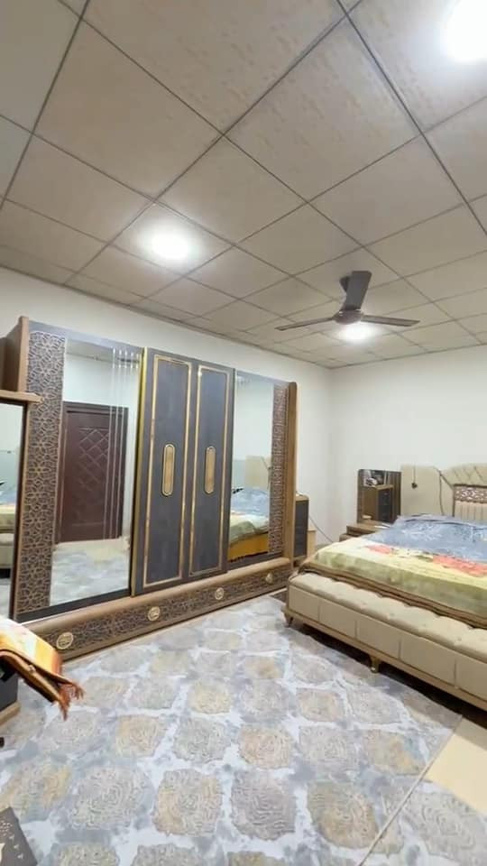 بيت بناء حديث للبيع 
* حي الرفاق
* المساحة ١٥٠ م
* واجهة ٧.٥ م
* غرف نوم عدد اربعة واستقبال وغرفة معيشة وصحيات لكل طابق ومطبخ
* السعر ٣٦٠ مليون قابل للتفاوض 
 
للاستفسار، يرجى الاتصال على الأرقام التالية:
- ***********
- ***********
- ***********
أو زيارة المكتب على العنوان التالي :
 المثنى، مدخل سايدين الرفاق، قرب مطعم المجلس

#البيت_المعمور_للعقار موصل, نينوى
