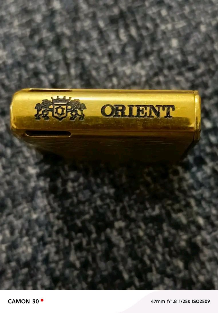 🔥 قدّاحة ORIENT يابانية أصلية – مطلية ذهب 22K 🔥
قدّاحة فاخرة من شركة ORIENT اليابانية
تصميم كلاسيكي راقٍ مع شعار أورينت الأصلي (الأسدين مع التاج)
المواصفات:
🇯🇵 صناعة يابانية أصلية
✨ مطلية ذهب عيار 22K
🔥 تعمل على الغاز – قابلة لإعادة التعبئة
⚖️ وزن ثقيل وجودة عالية
🕰️ قطعة قديمة (Vintage) مناسبة للهدايا أو الهواة
الحالة: نظيفة وتعمل بكفاءة
💰 السعر: 50,000 دينار عراقي
📍 المكان: … بغداد يتوفر توصيل لكل العراق
📞 للتواصل: … تعليقات او خاص 
✳️ قطعة راقية ونادرة نسبياً – فرصة حقيقية لهواة المقتنيات


**إذا كنت صاحب هذا الإعلان وتريد حذفه لأي سبب، رجاءا أرسل رسالة إلى الدعم الفني**