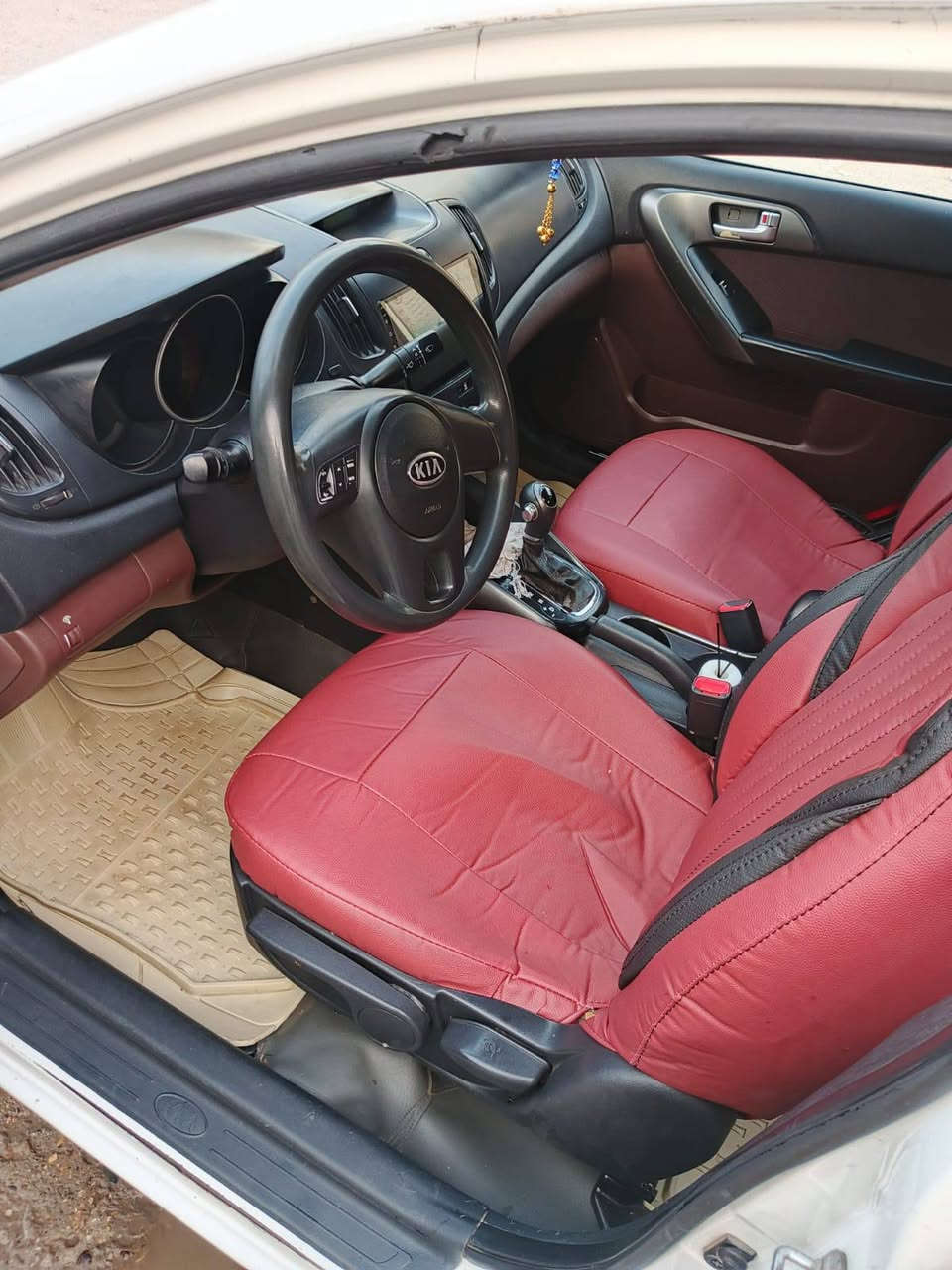 سيراتو 2011للبيع السعر ٩٠ورقه وبيهه مجال مكاني بغداد ***********
