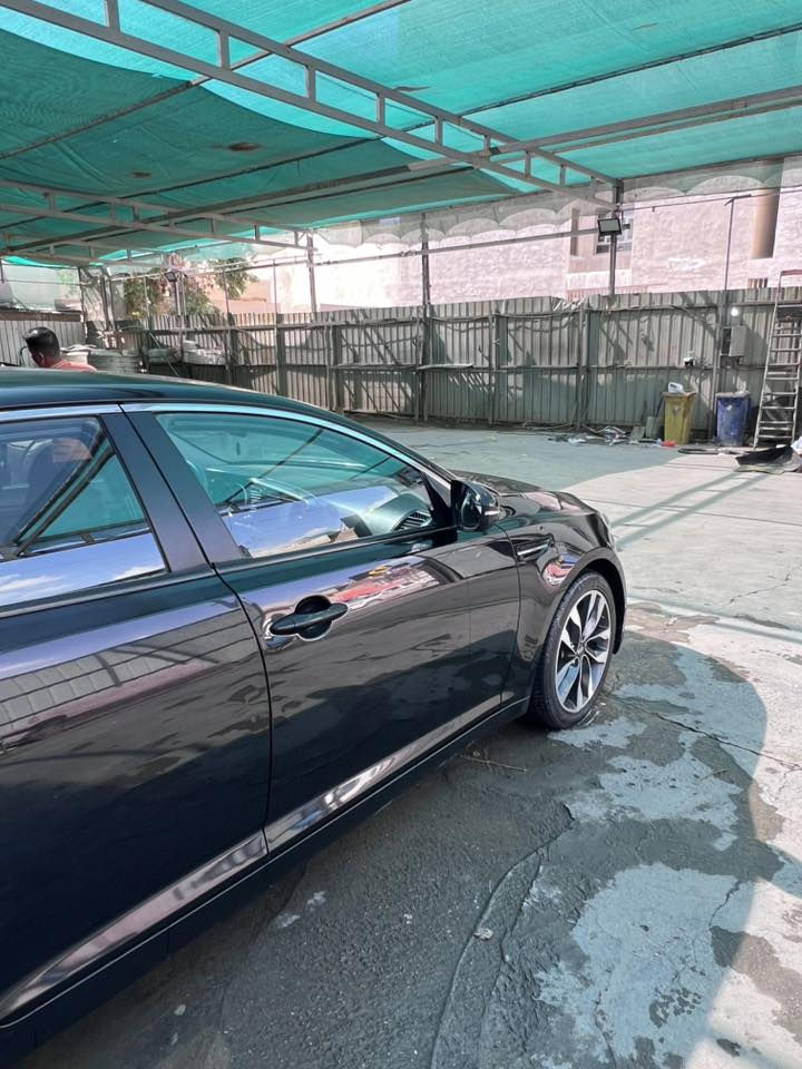 كيا اوبتيما 2012 وارد كوري
محرك 2000 دوش 
اشاير بالمري ومري شفط وتحكمات ستيرن مواصافاة عادية 
رقم سليمانيه سنويتها 2030 الهزة ما منتهيه بعدها 
بيها صبغ فقط نص قبق الجنطة مال رقم وبيها جراد قمارة وبنيد بسيط 
حداديه جديده وسيارة مناقصها شي كامله فقط تبريد 
السعر 95 
للاستفسار المراسله ع الخاص او الاتصال على الرقم ***********
