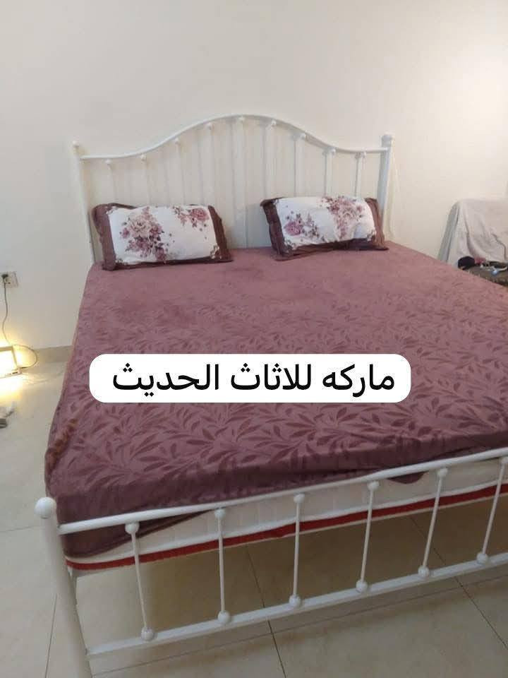 السلام عليكم اغراض صالون للبيع كراسي عدد 2ستولات 2عربانه  حلاقه عدد2   +  جربايه استخدام شهر ( بغدادالعبيدي) للتواصل *********** /***********
