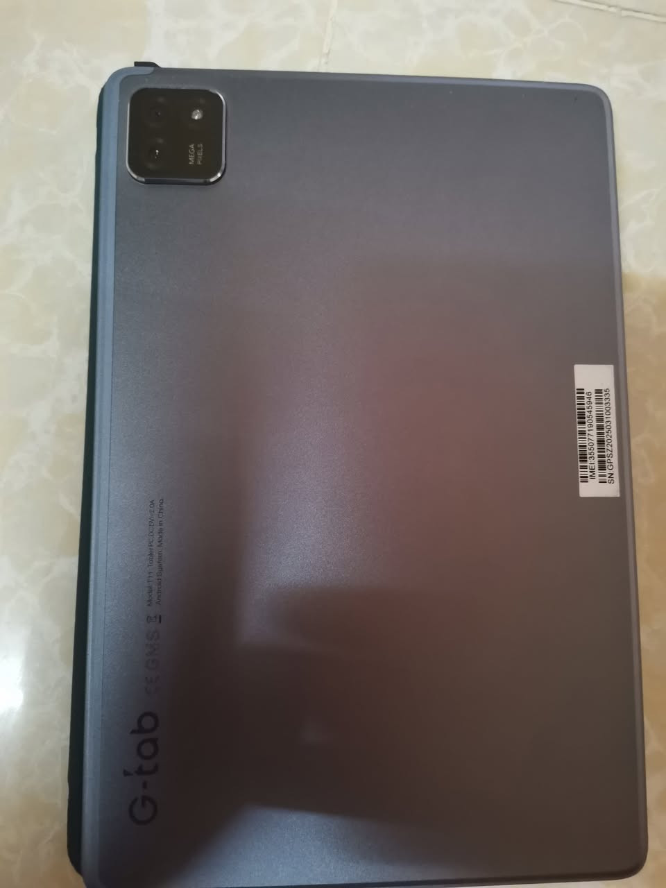 *للبيع تابلت G-Tab T11 نظيف جداً*
- *الحالة*: مستعمل خفيف جداً، نظافة 90% 
- *المواصفات*: اندرويد، شاشة 11 انش، بطارية قوية 
- *الملحقات*: كفر حماية وياه دفتري وية قلم لمس
- *العيوب*: ماكو، الجهاز شغال 100%
- *السعر*: 135,000 دينار 
- *المكان*: نينوى - موصل 
- *للتواصل*: واتساب/اتصال [***********]

ذاكرة [128]
رام[8]
الجهاز نضيف مستعملل 4اشهرر

