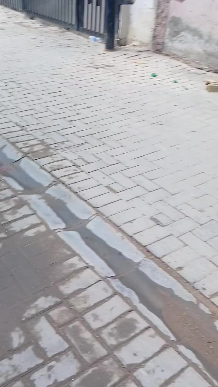 التفاصيل صاله وحولي وغرفه نوم ومطبخ وحمام وتواليت مشترك عدد اثنين  وطرمه المساحه 90/م الواجهه 4/75م. ×20  الدارمتكامل من ناحيه الخدامات رقم العقار29/241/17 سويب م871/19/51  🖤 السعر 85 مليون..*********** رقم المبايل
