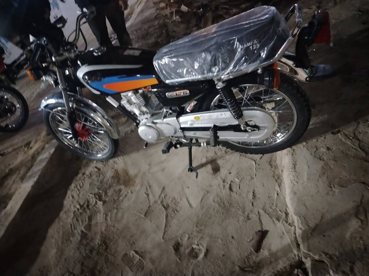 سلام عليكم البيع موديل 23وراقهه كامله سعر 850خاص مفتوح الو تصال على الرقم***********مكاني شطره
