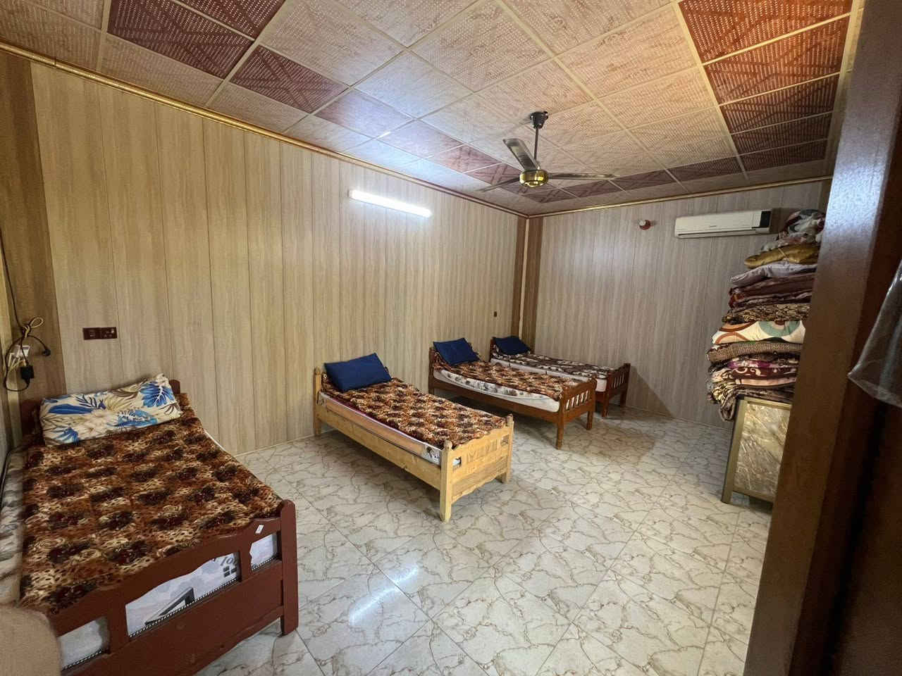 مزرعة لسياحة والترفيهية قضاء بلد
سعر الشفت 120
 الإيجار اليومي
🔹 مسبح الكبار 🏊 
🔹 مسبح اطفال  🏊
🔹 مسبح شلال 
🔹 مطبخ متكامل
🔹 صاله كبيرة غرف نوم كبيره
🔹 مساحة المزرعة دونم 4 دونم 
🔹 بستان انواع فواكه
🔹 ججلسات خارجية عربيه 
🔹 شوايات لجميع المشاوي
🔹 حديقة كبيره
🔹 العاب مختلفة 
🔹 كراج سيارات داخل المزرعه
رقم مزرعة 42 🌿 
خدمة توصيل كافة انواع المشتريات من مدينة بلد
#العنوان #صلاح #الدين #قضاء #بلد 
للحجز والاستفسار *********** 📞 
يوجد واتساب ☎️

#مزارع_للايجار #اليومي #بلد
#مزارع_بلد_السياحيه #الترفيهيه #بلد #والبساتين
