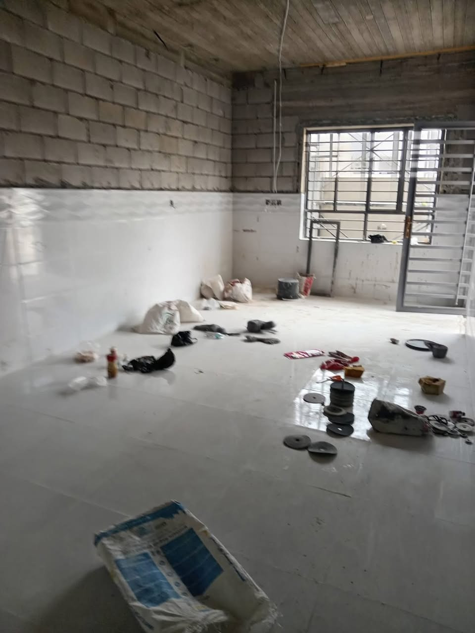 بيت للبيع حي الملايين الثانيه
مجمع الملك 

مساحته 150 
واجها 7ونص 
عمق 20 

سند 25 زراعي 
بيت جاهز تسلمي مفتاح 🔐 

السعر 85 وبي مجال 
باقي تفاصيل خاص أو اتصال على الرقم 

 ***********
