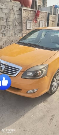 جيلي موبل 2013رقم بغداد تخم تأير سدر امامي وخلفي مضبوغه صبغ عام 90%مصف...