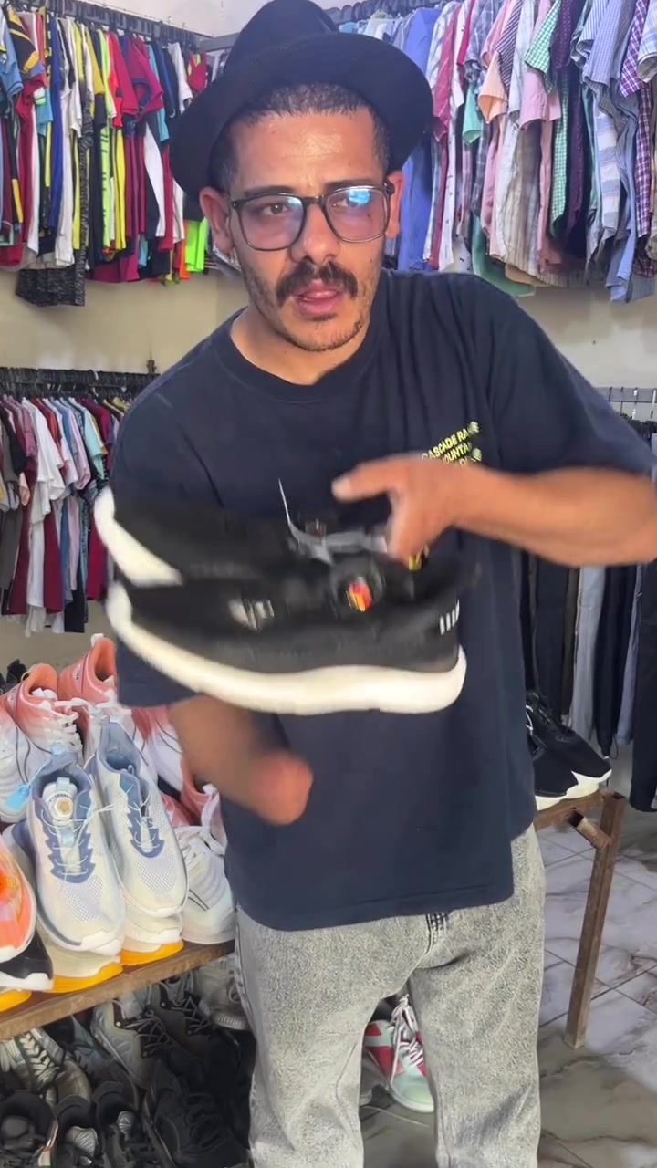 الموقع خلف سوق المحاويل بجانب كراج حي الاسرى باله اوربي البسه رجالي نسائي احذيه باله نضيفه جدأ الاستفسار يمكنك مراسله الصفحه او الواتساب***********❤️👍❤️‍🔥
