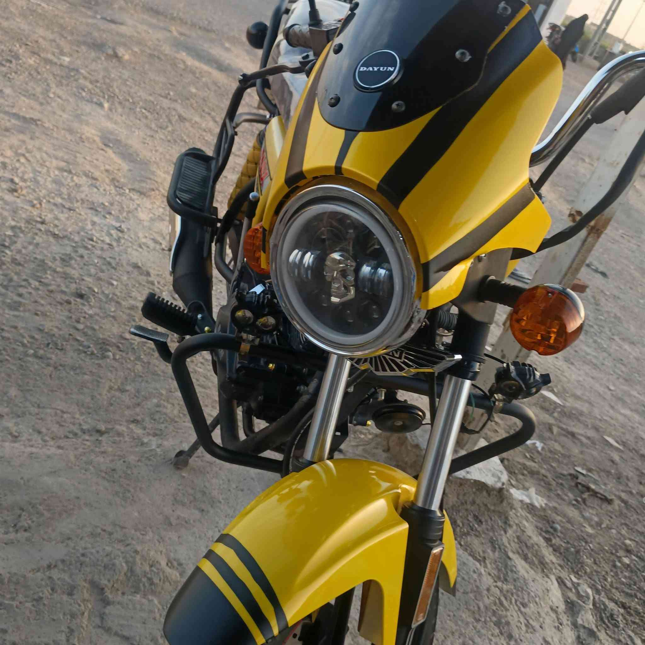 للبيع دايوان ماكس ليموني الموديل 22 حجم المحرك 200 cc دراجه كفاله اوراق أصولي  مازده جمجمه كهربأيات فول السعر  و1650 واحد 650وبيه مجال شراي اتصل ***********
