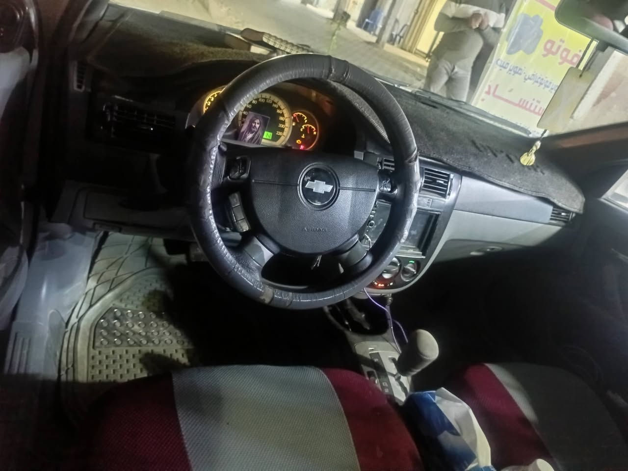 السلام عليكم اوبترا للبيع 
موديل 2009
كير اوتماتيك 
كير مكينه تبريد خير من الله بيها تبديل جامبلغات امامي فقط بدون دواخل كهربائيات كلها شغاله وبأسمي تحويل مباشر 
السعر 68 بيها مجال بسيط 
العنوان بغداد الجديده 
رقم الهاتف ***********
