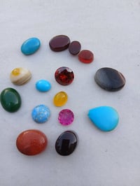 احجار • ١٥ قطعة