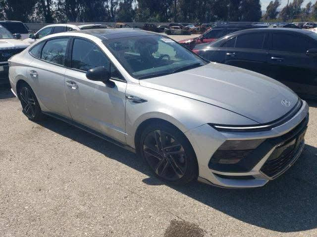 هونداي سوناتا 2024. N Line
ملاحظه صور امريكا بالمنشور للمصداقيه بالكلام 

ماشية غير 11الف 

محرك توربو 2500

300حصان

8 sepeed Transmission Dull Clatch

المواصفات فول فول (Full Option):

 بصمة ( ابواب + صندوق ) 

تشغيل عن بعد 

شاشة جبيرة ( كار بلي + اندرويد )

واير ليس شحن 

مثبت سرعة 

قيادة ذاتية 

تحديد مسار 

رادار امامي 

رادار جانبي 

رادار خلفي 

كامرا دوارة ١٨٠

مثبت ستيرن 

سايد بريك بصمة 

مودات قيادة ( نورمال - سبورت - سبورت بلاص - كوستم)

كشنات تدفئة 

بانوراما 

تبريد بيانو 

تبريد قطعتين 

لدات بلادية بالدشبول متغير الوان تتحكم بيهه بالشاشة

كيجات بالعداد تظهرلك قراءة (حماوة الدهن - التيربو - العزم)

كيجات دجتال تتغير ويا كل مود مثل ماموضح بالصورة

كير دكمً ٨ سرعات + شفتات ستيرن 

نظام سماعات BOSE اقوى انظمة سماعات

جامات اوتو

اوتو هولد

كشنات كنتارا حضن N

محرك 2500 تيربو 

300 HP يعني 

لدات امامي خلفي 

وبعد هواي مواصفات بيهه

كلين السياره بدون حادث وصبغ 

السياره رقم بغداد رقم مميز 

مكان السياره. بغداد. 

للاستفسار. ***********
