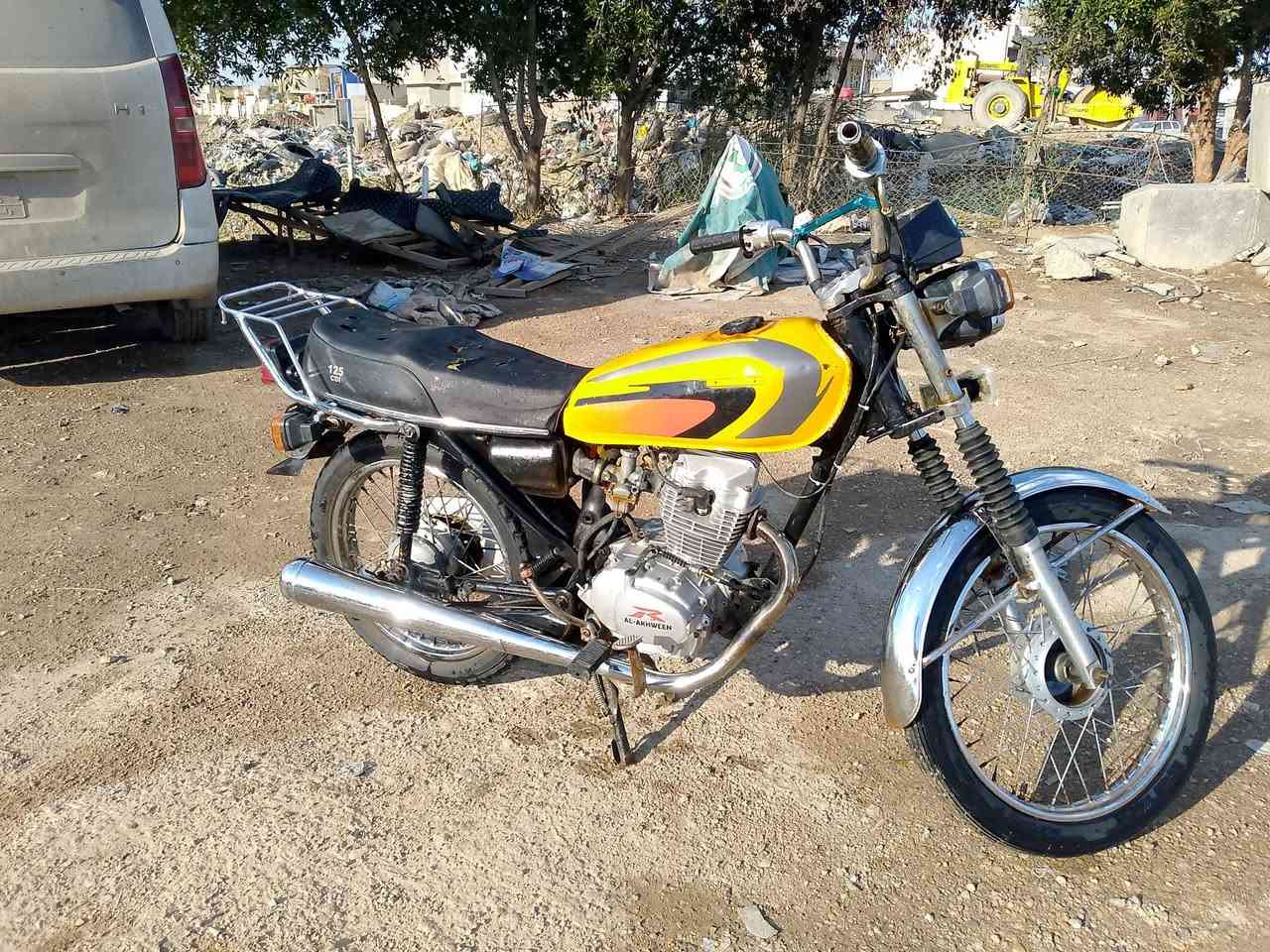 السلام عليكم دراجه للبيع موديل 13 تعمير 21 درجه اوراق كامله حلوه بنظافه اللي بالصوره السعر 500 وبها مجال والشرايه يتصل على هذا الرقم مكان كوت شارع النفط هذا رقمي ***********
