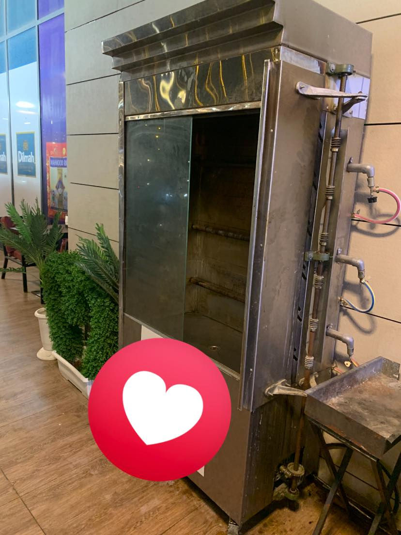 متوفر غراض مطعم 
شواية كباب
حماية كنتاكي
شواية دجاج
للتواصل خاص اول على الواتساب 
***********
