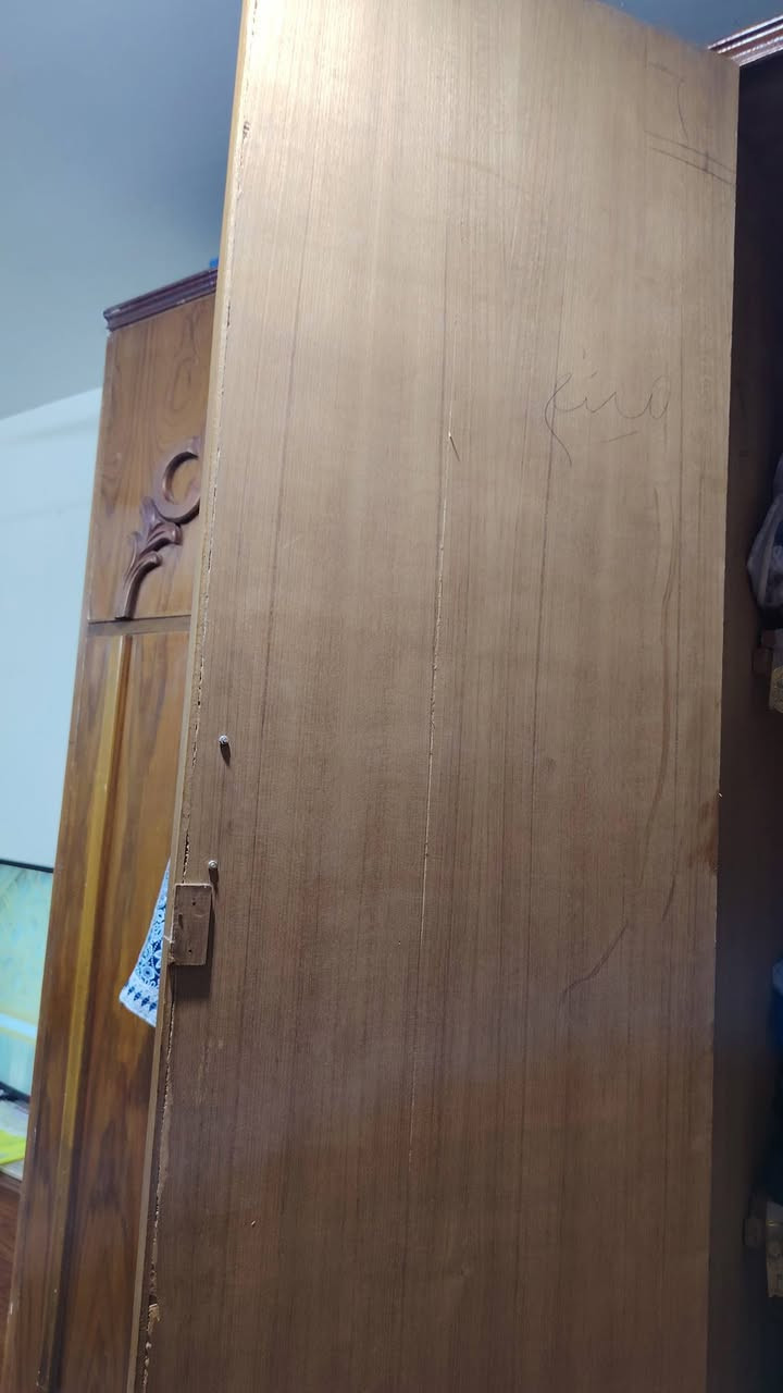 صاج داخل وخارج سعر ٦٠٠ مكان شهداء البياع ***********
