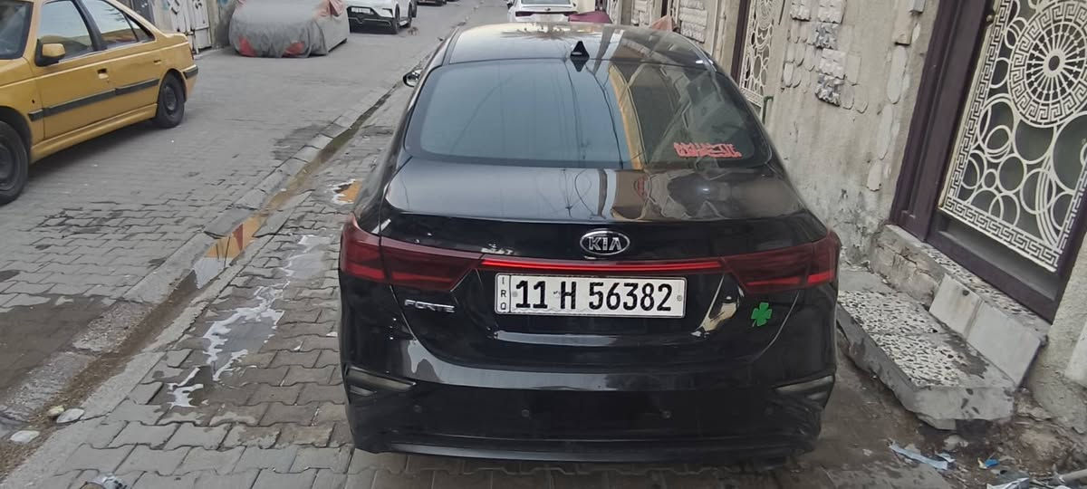 السلام عليكم فورتي 20وارد امريكي 
كير AT
محركها 2000 دوش

رادار 
تحكم فول ستيرن 
كروز سرعه
توقف ذاتي
 الضرر داخل الصور بدون شاصي ولغود 
السعر 115 او بيها مجال قليل
الرقم***********
