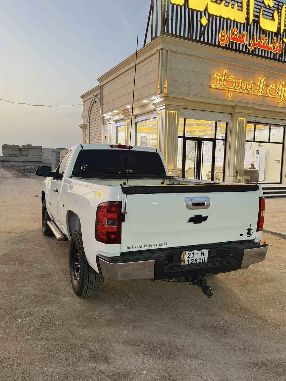 سلفرادو تك قمار ربع بدي 2011فورويل 8ستندر كفاله من ضربه وصبغ ***********
