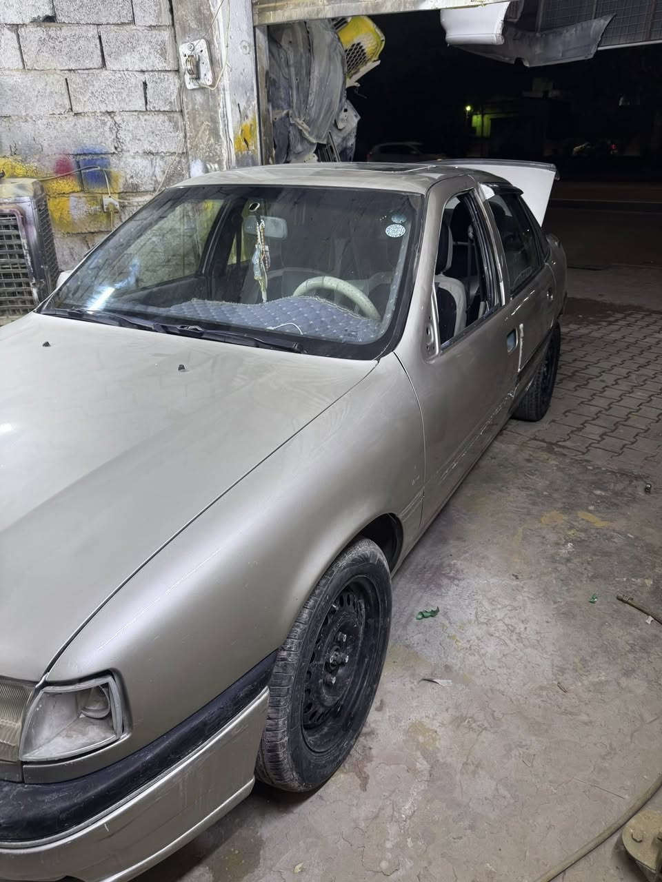 ورشة النجوم للصباغة يوجد لدينا تبديل قطع غيار  جميع أنواع السيارات + صبغ جميع أنواع السيارات و الألوان 
عنواني كركوك حي عسكري جسر حصو ورمل ***********
