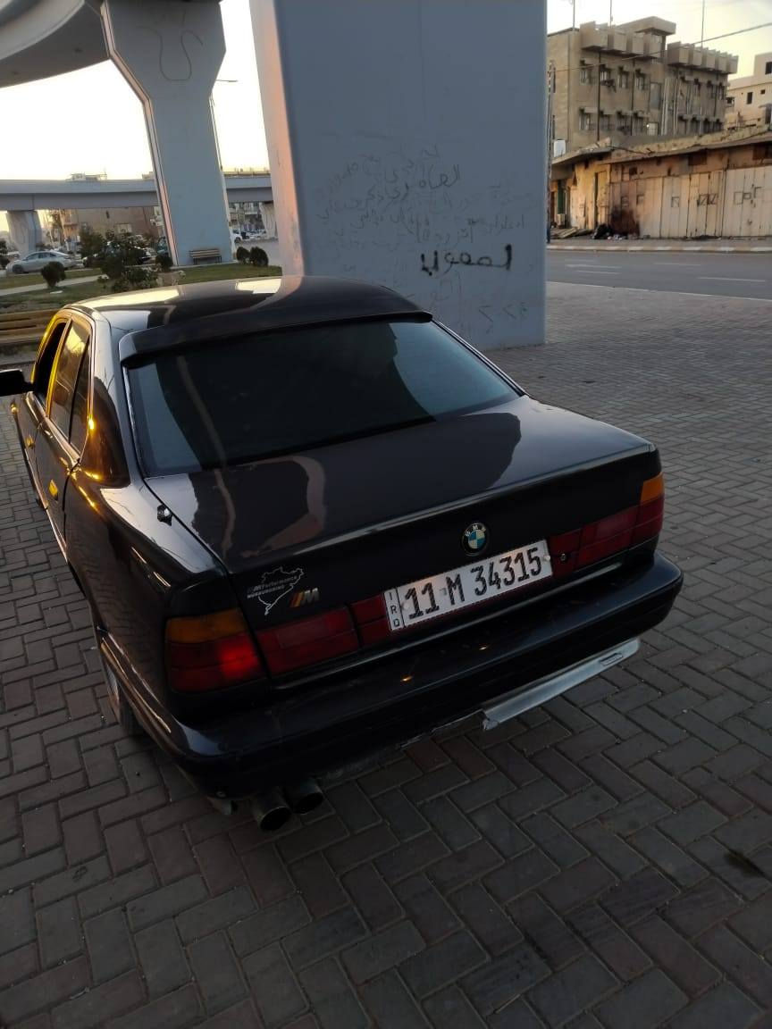 BMW
للبيع موديل 92
رقم بغداد مشروع وطني
تحويل ثاني يوم
مكان السياره صلاح الدين تكريت 
متواجد بس عل اتصال 
***********
